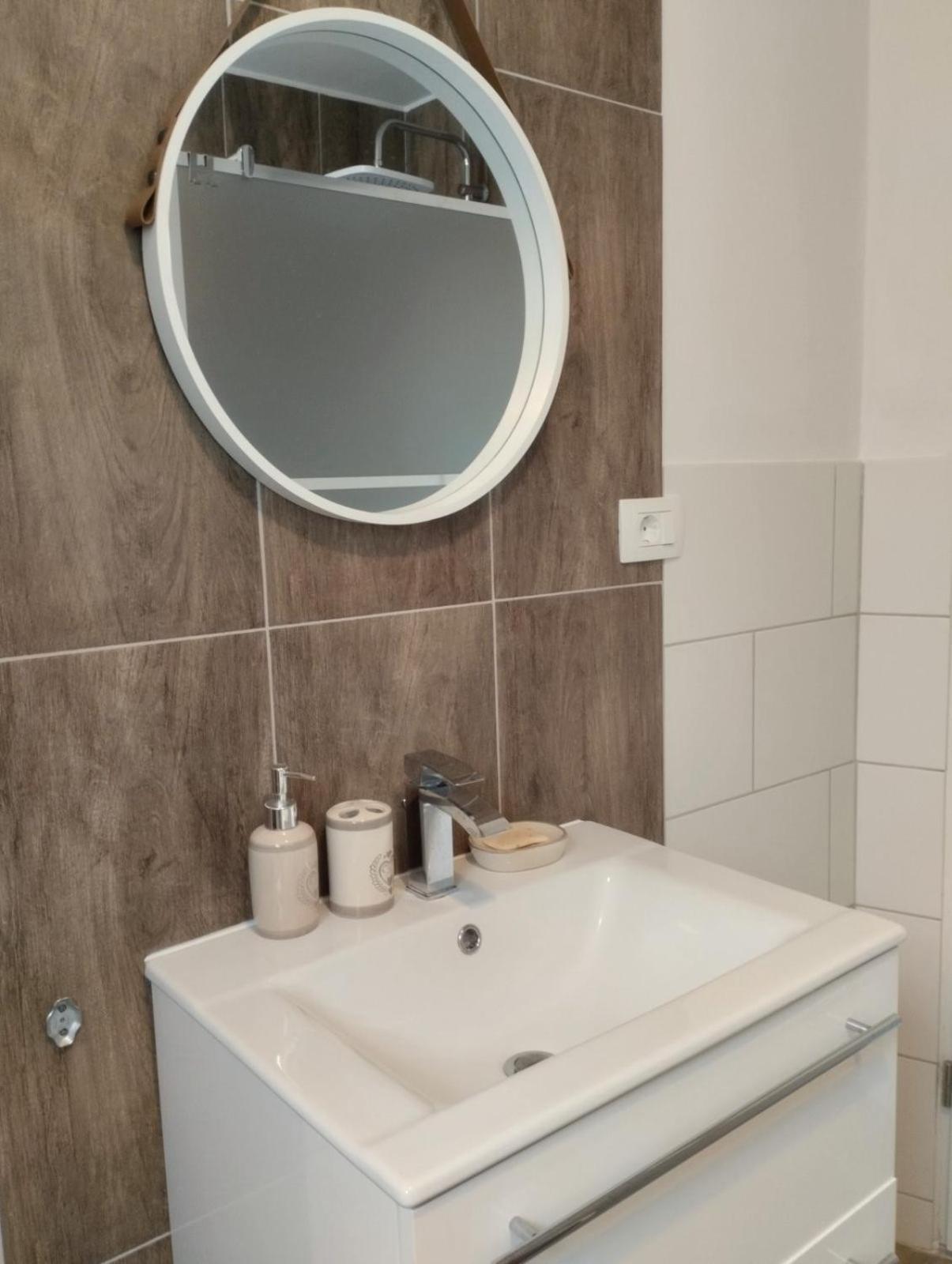 Apartma Salvia-Guest House ルツィヤ エクステリア 写真